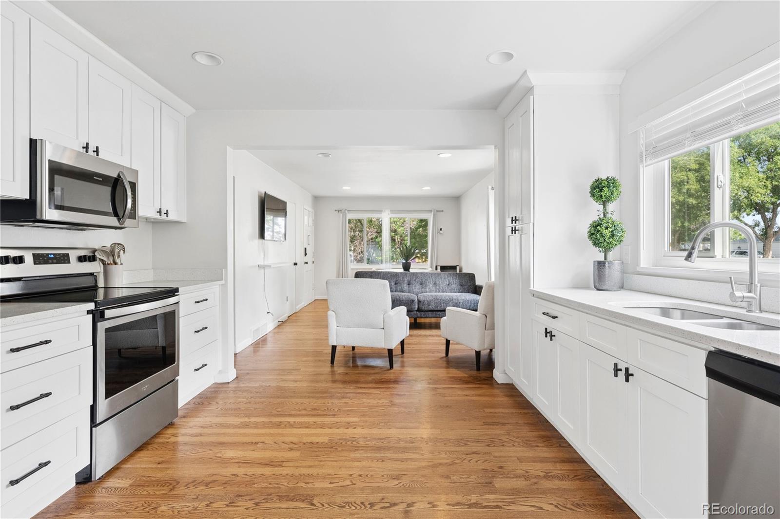 MLS Image #6 for 1251 s seneca way,denver, Colorado
