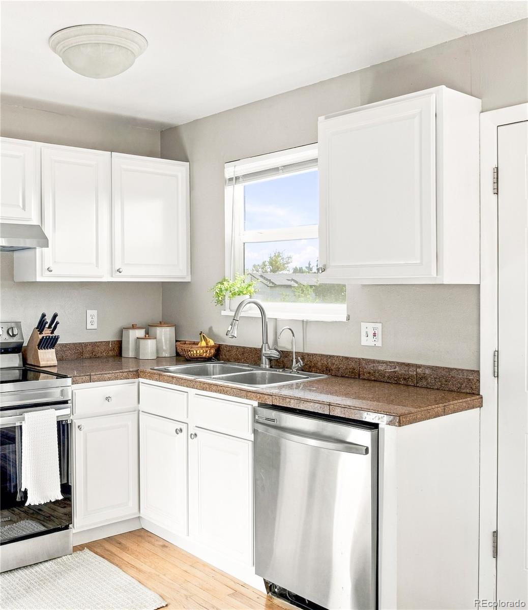 MLS Image #8 for 10327  owens circle,broomfield, Colorado