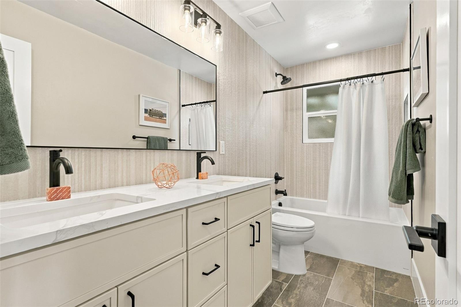 MLS Image #20 for 3051  oak street,denver, Colorado