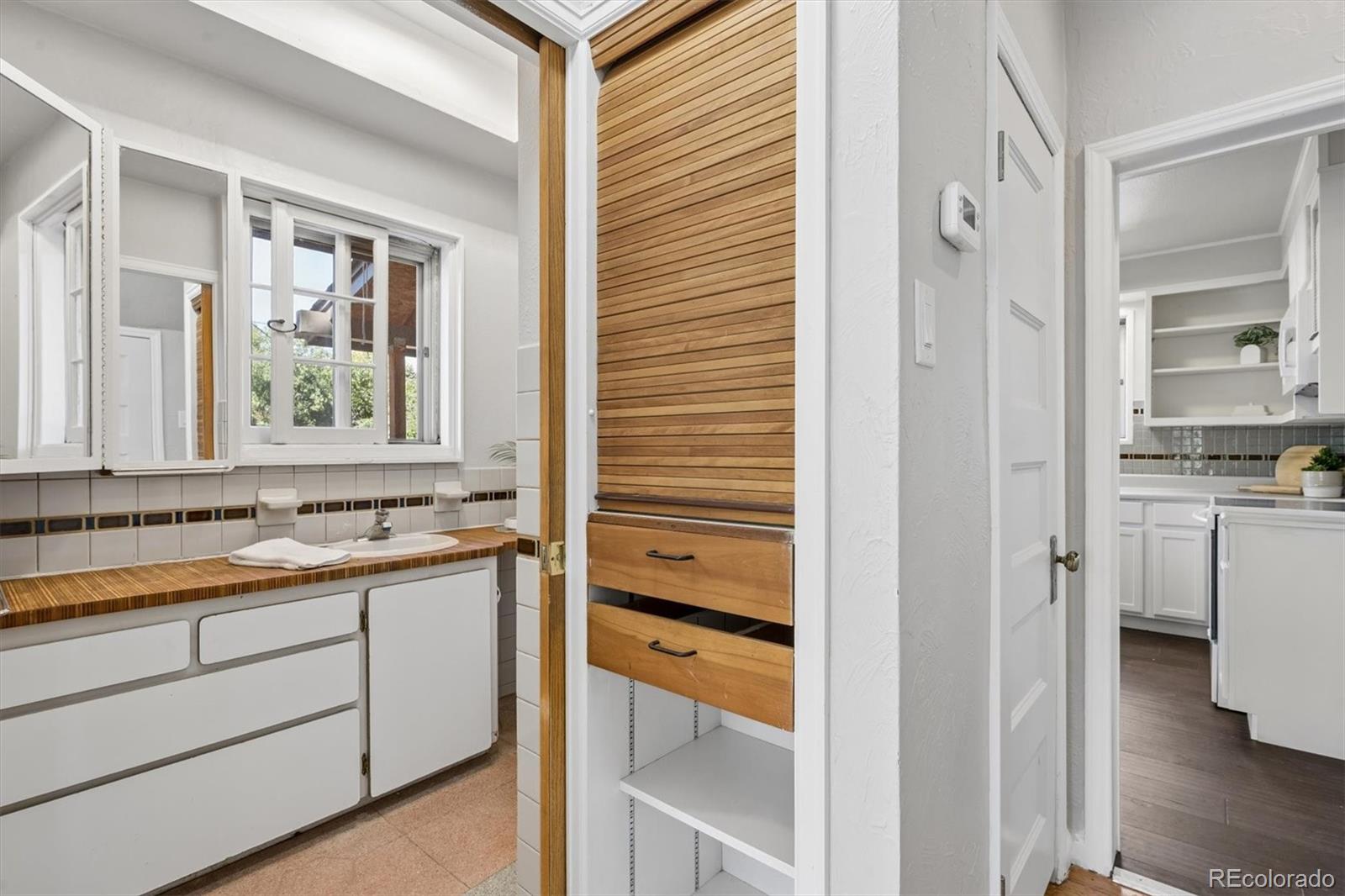 MLS Image #13 for 2309  ivanhoe street,denver, Colorado