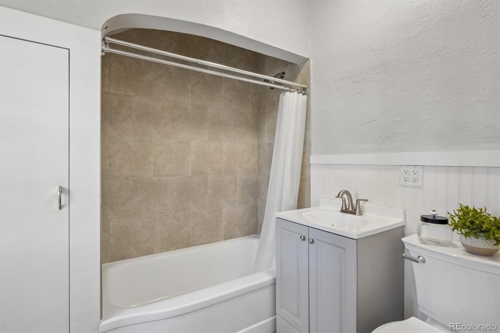 MLS Image #21 for 2309  ivanhoe street,denver, Colorado