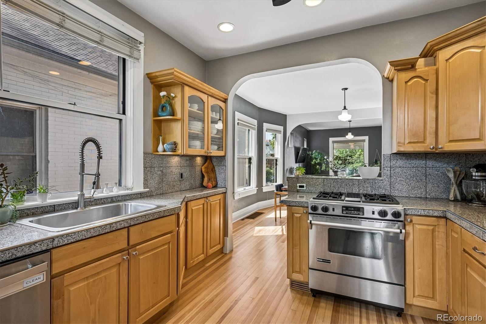 MLS Image #16 for 844 s washington street,denver, Colorado
