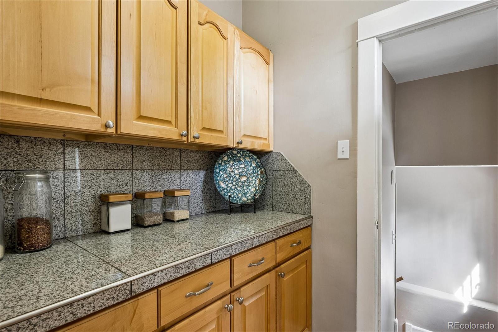 MLS Image #24 for 844 s washington street,denver, Colorado