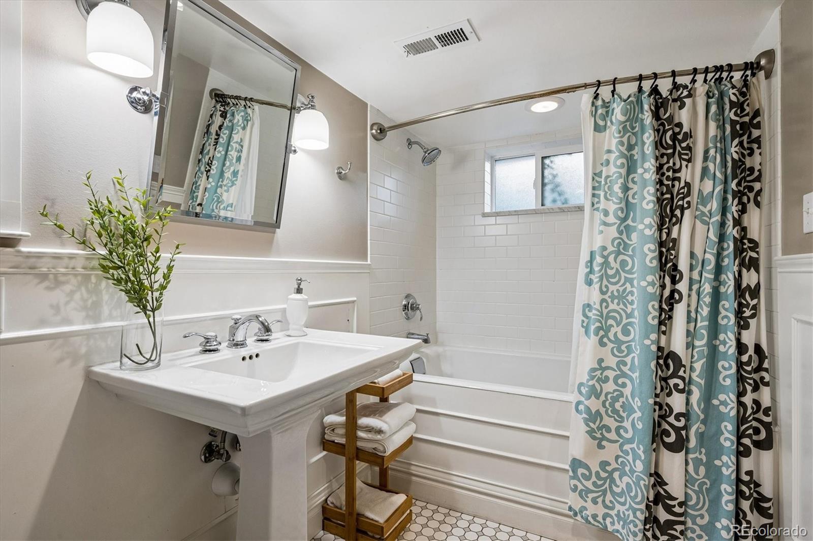 MLS Image #28 for 844 s washington street,denver, Colorado