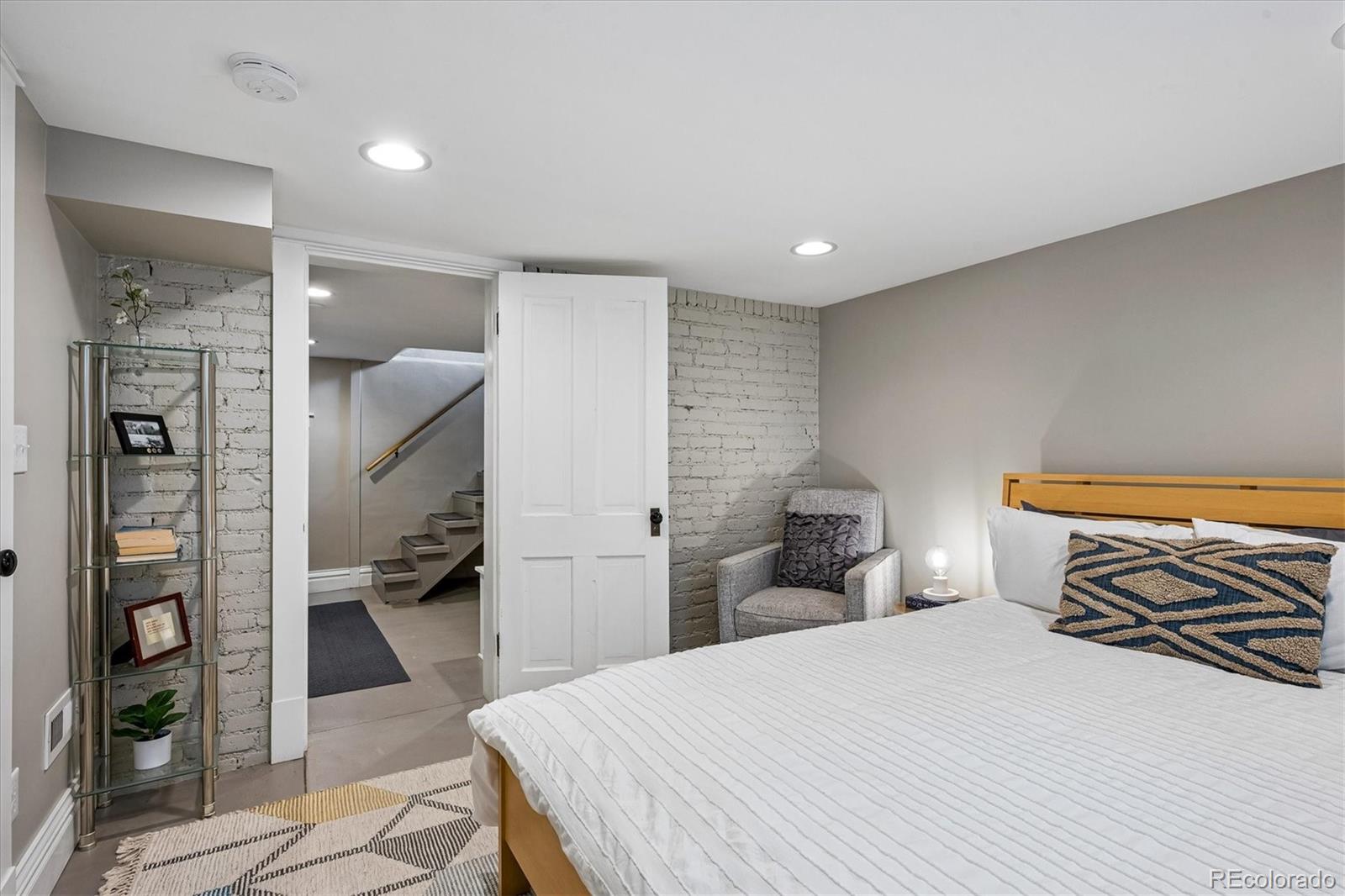 MLS Image #30 for 844 s washington street,denver, Colorado