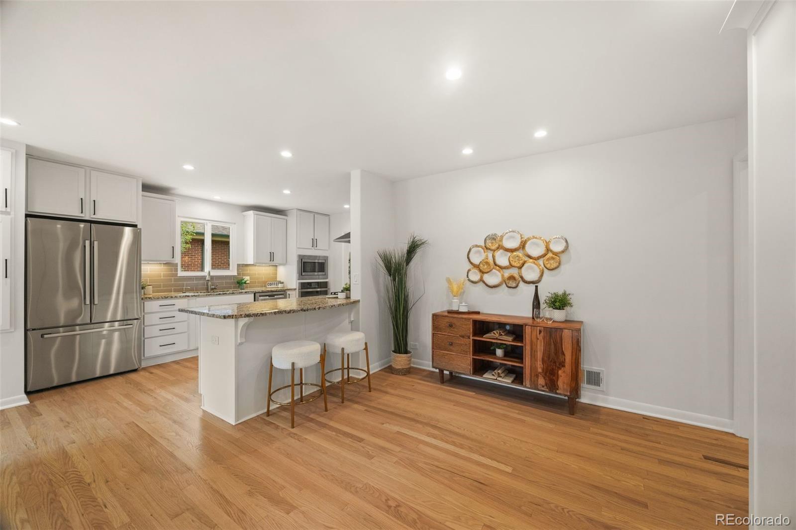 MLS Image #11 for 214  hudson street,denver, Colorado