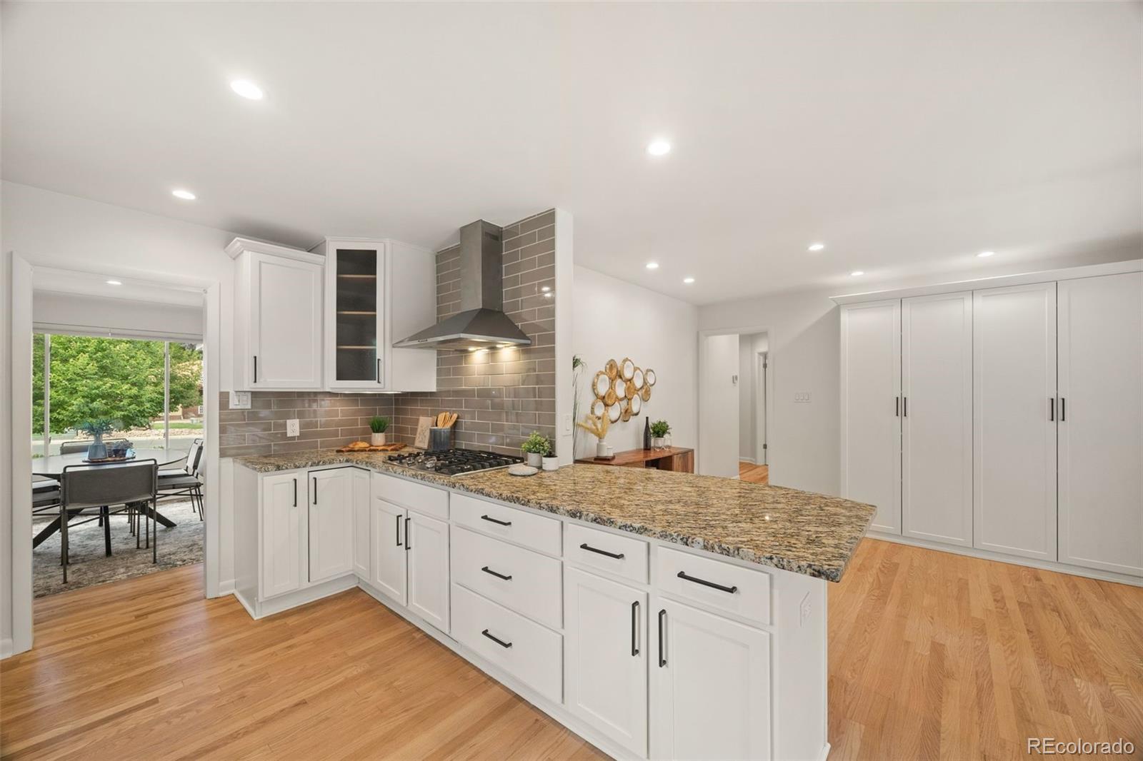 MLS Image #8 for 214  hudson street,denver, Colorado