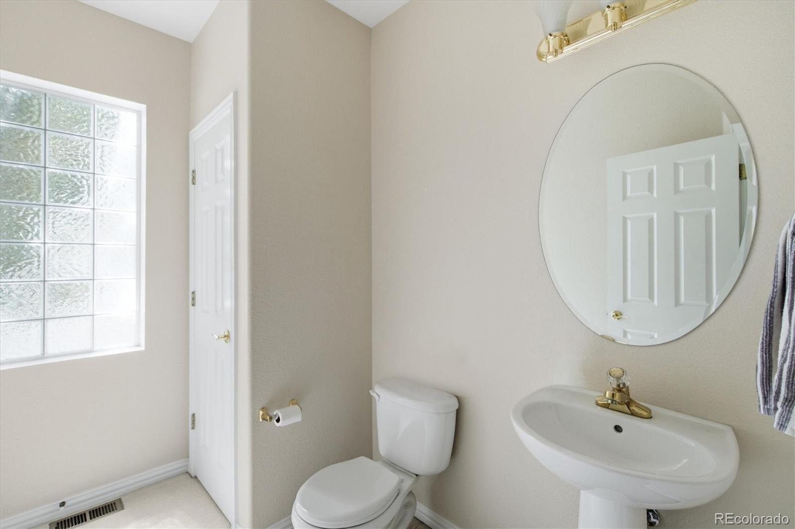 MLS Image #14 for 1011 s valentia street,denver, Colorado
