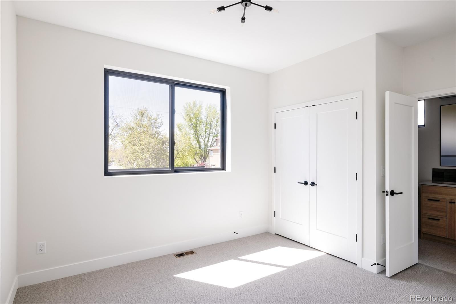 MLS Image #19 for 2433 s cherokee street,denver, Colorado