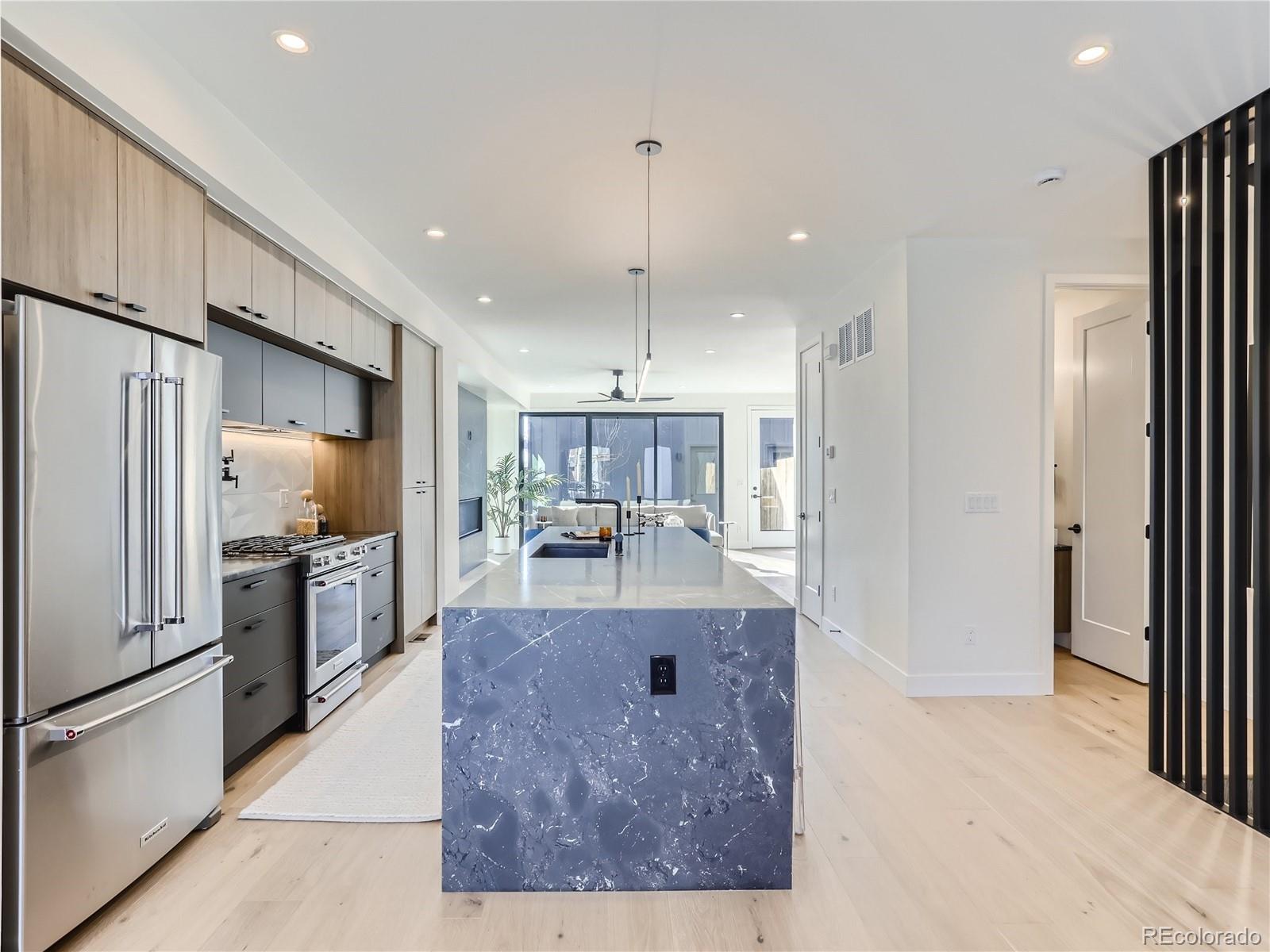 MLS Image #2 for 2433 s cherokee street,denver, Colorado