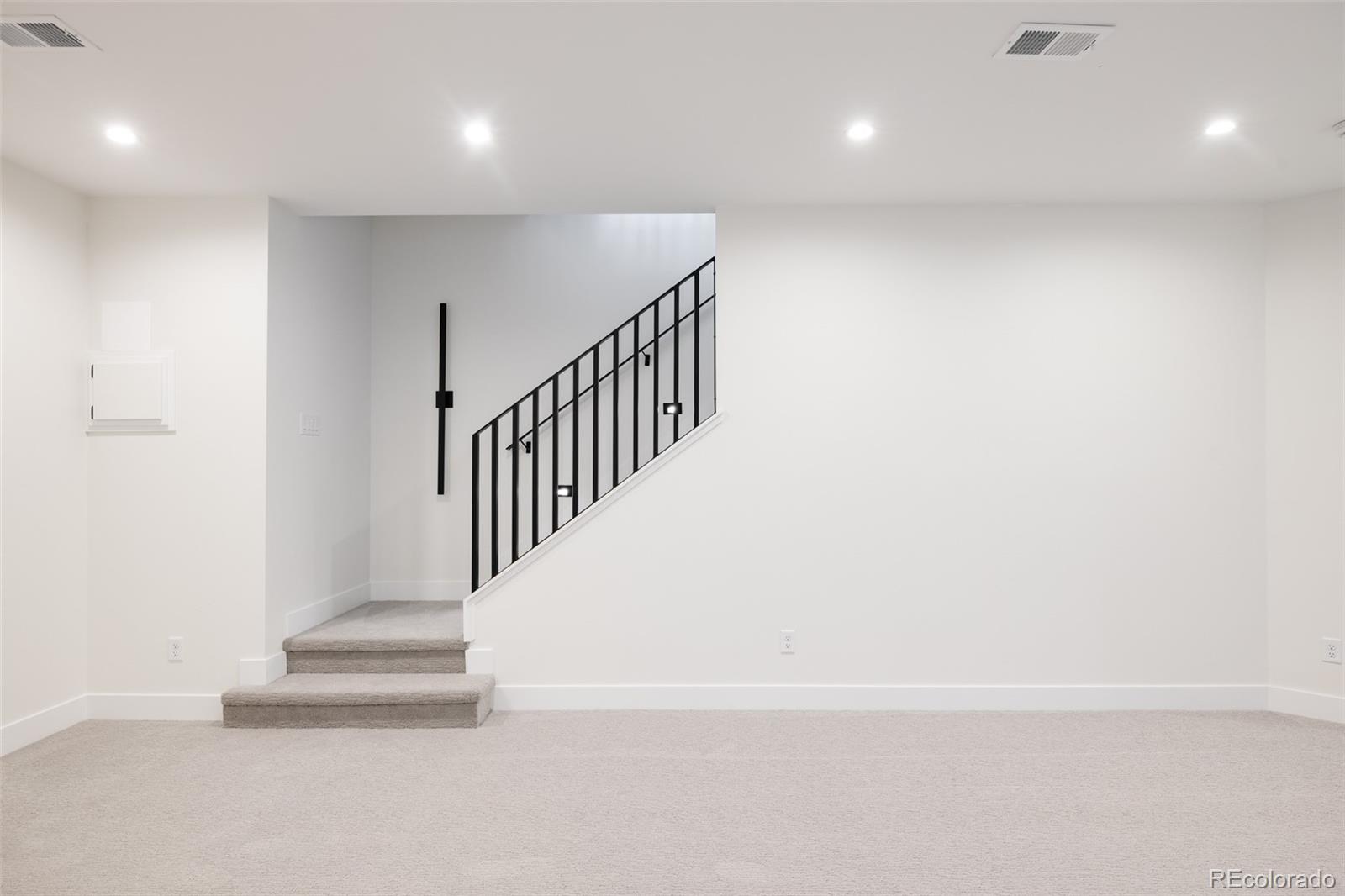 MLS Image #23 for 2433 s cherokee street,denver, Colorado