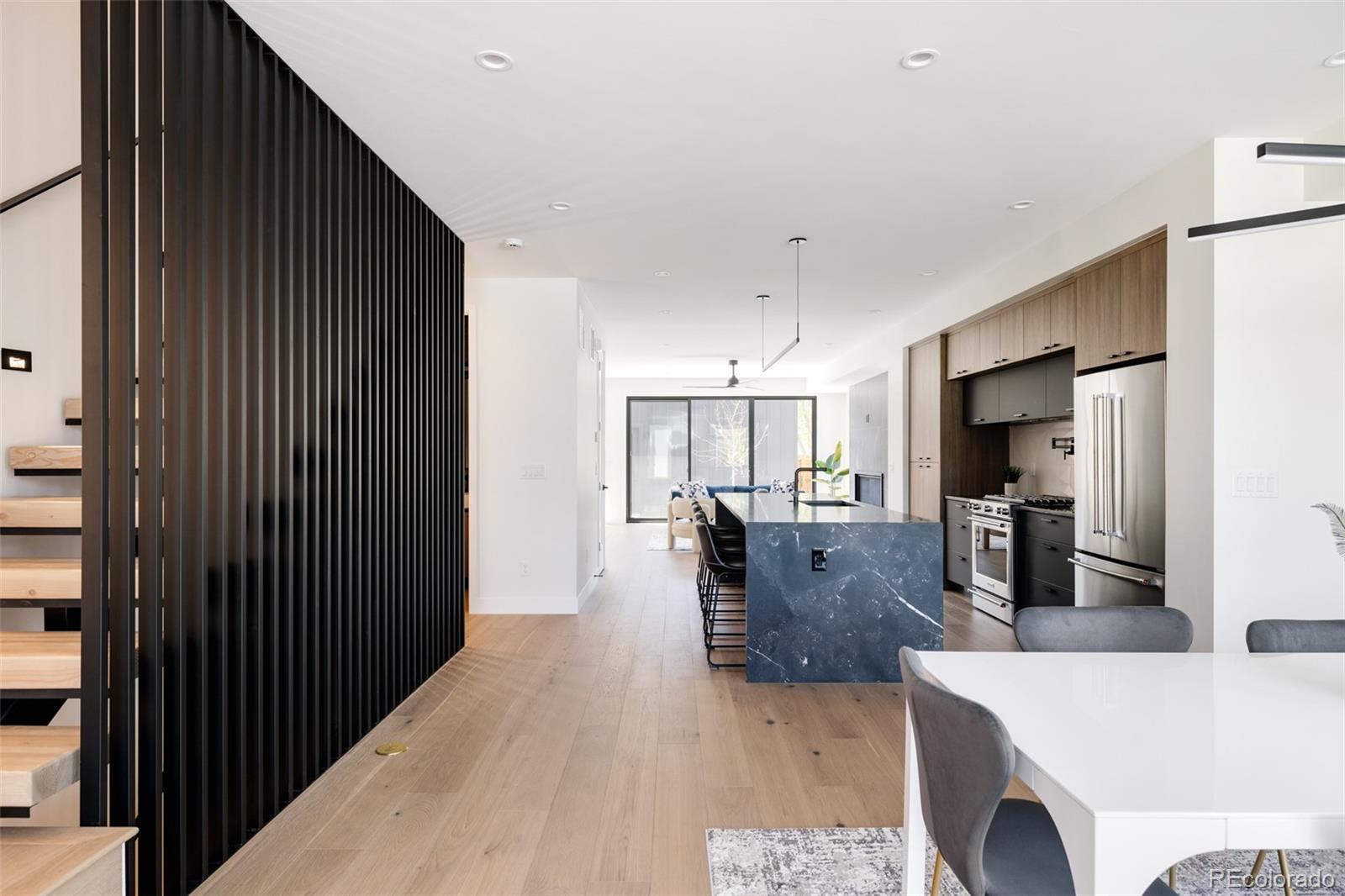 MLS Image #6 for 2433 s cherokee street,denver, Colorado