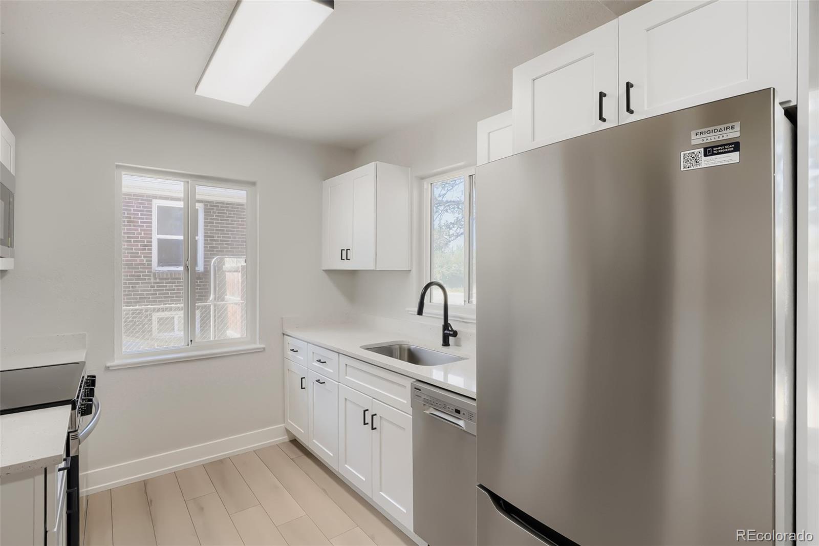 MLS Image #11 for 1558  spruce street,denver, Colorado