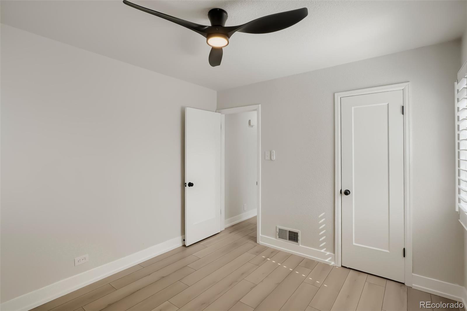 MLS Image #16 for 1558  spruce street,denver, Colorado