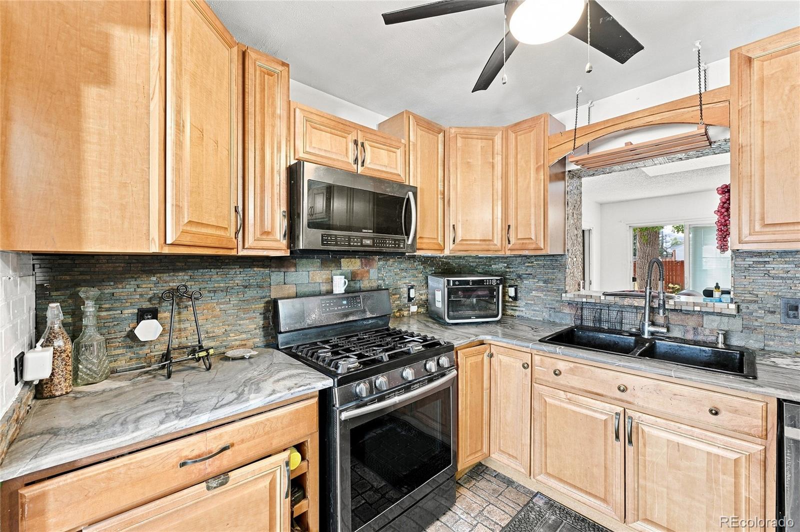 MLS Image #9 for 2065  syracuse street,denver, Colorado