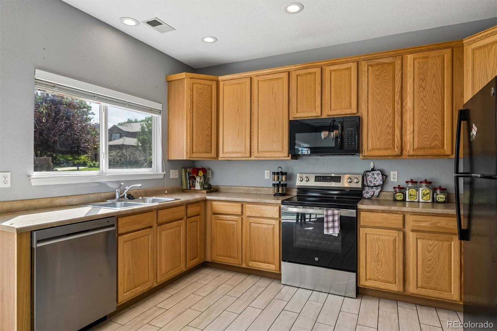 MLS Image #8 for 16034 e 97th avenue,commerce city, Colorado