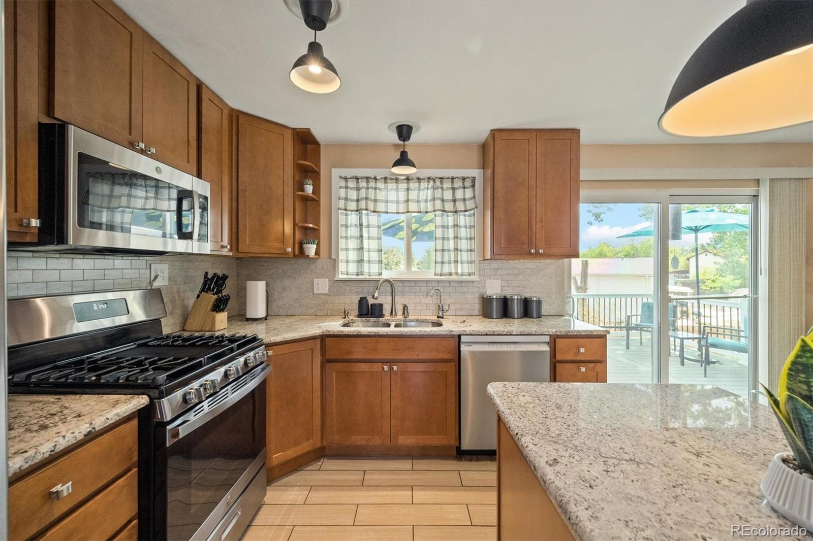 MLS Image #7 for 15882 e girard place,aurora, Colorado