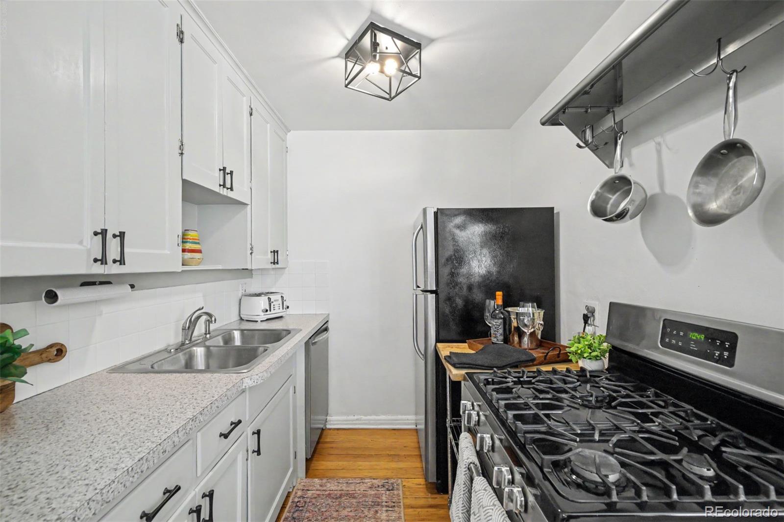 MLS Image #17 for 85 n ogden street,denver, Colorado