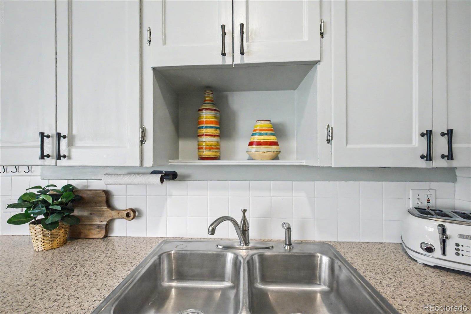 MLS Image #18 for 85 n ogden street,denver, Colorado