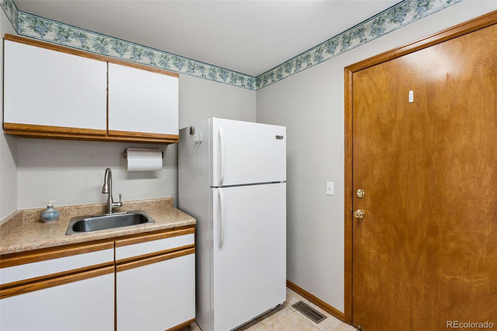 MLS Image #6 for 10367 e aberdeen avenue,englewood, Colorado
