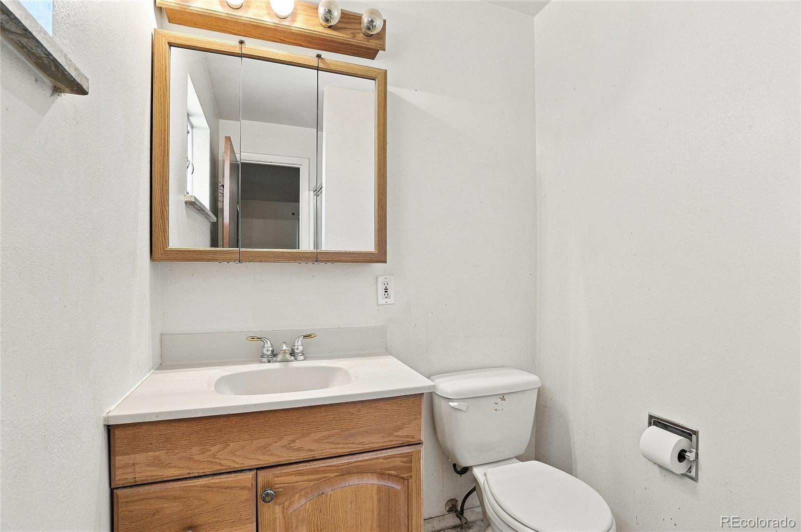 MLS Image #18 for 204  tucson street,aurora, Colorado
