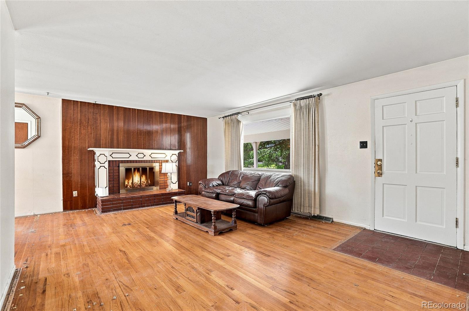MLS Image #4 for 204  tucson street,aurora, Colorado