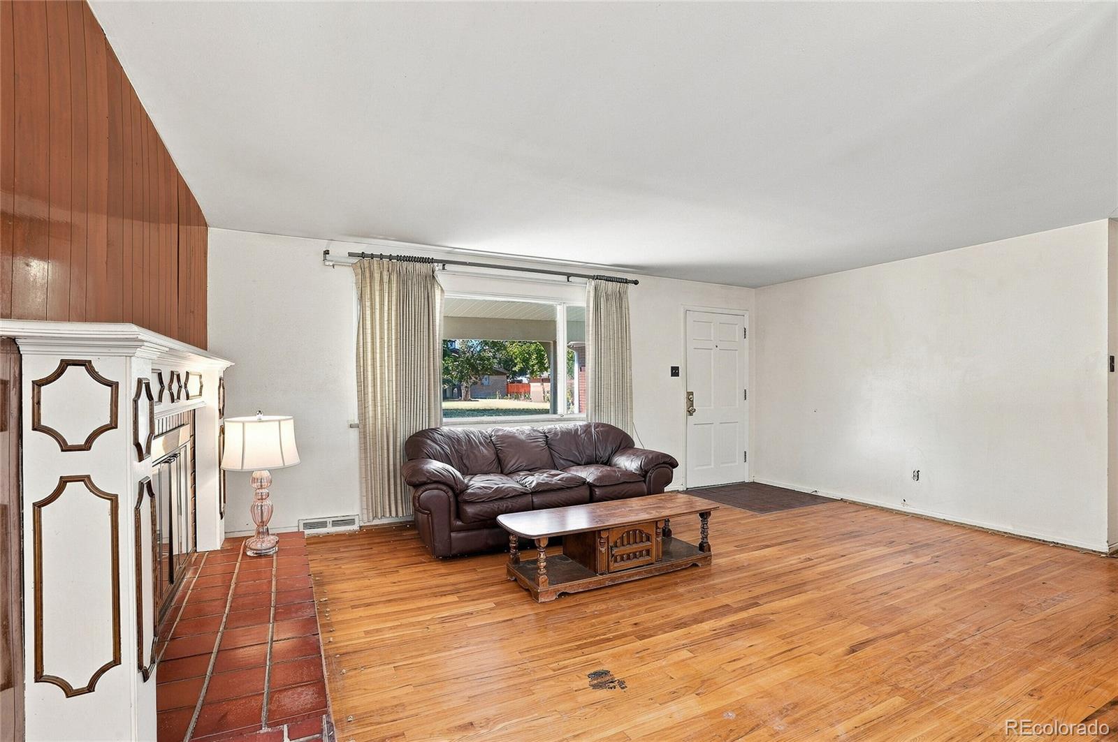 MLS Image #5 for 204  tucson street,aurora, Colorado