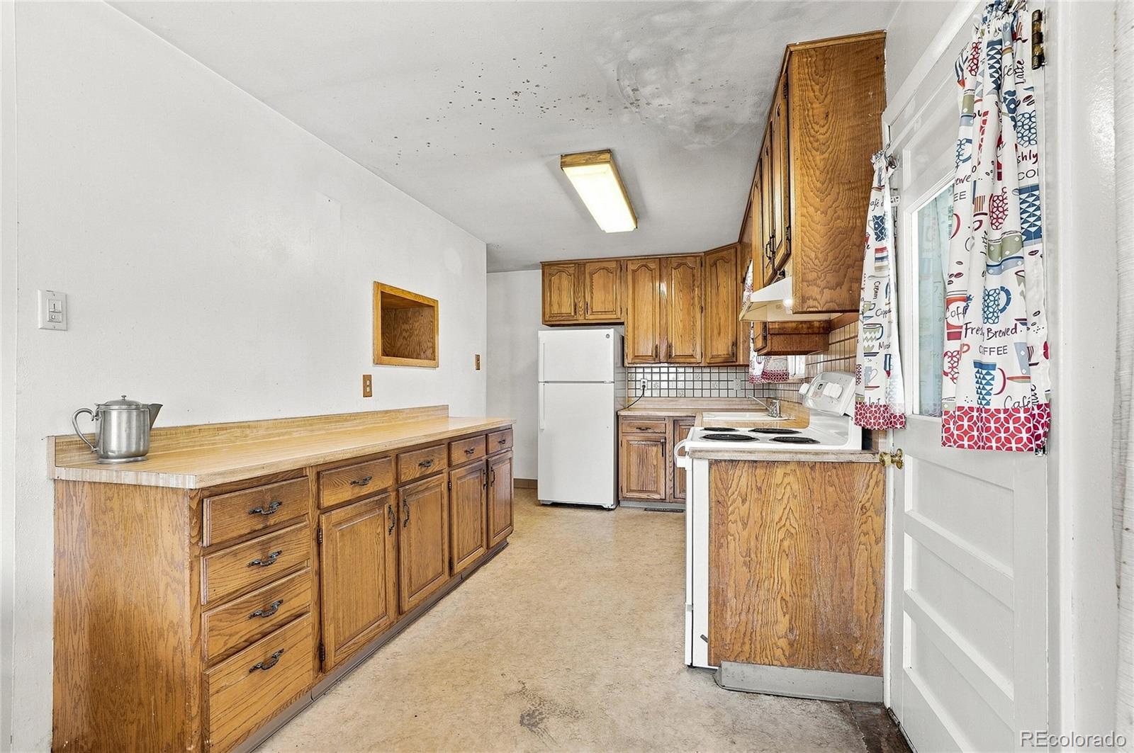 MLS Image #9 for 204  tucson street,aurora, Colorado