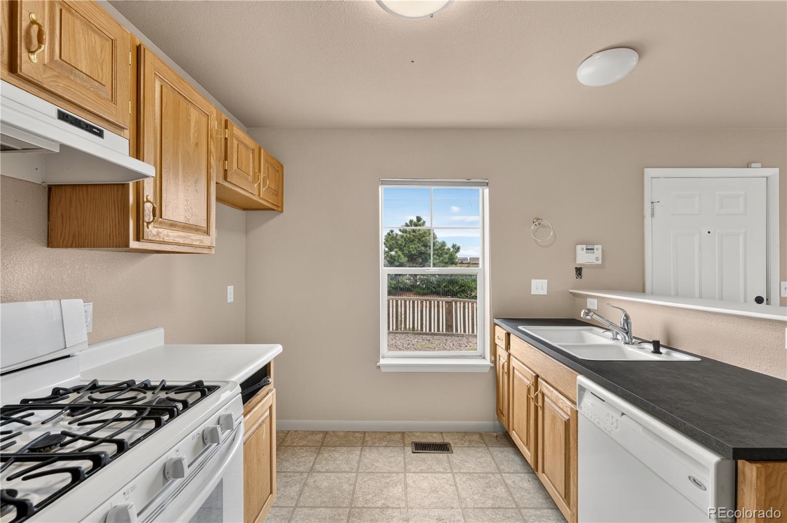 MLS Image #10 for 23341 e saratoga circle,aurora, Colorado