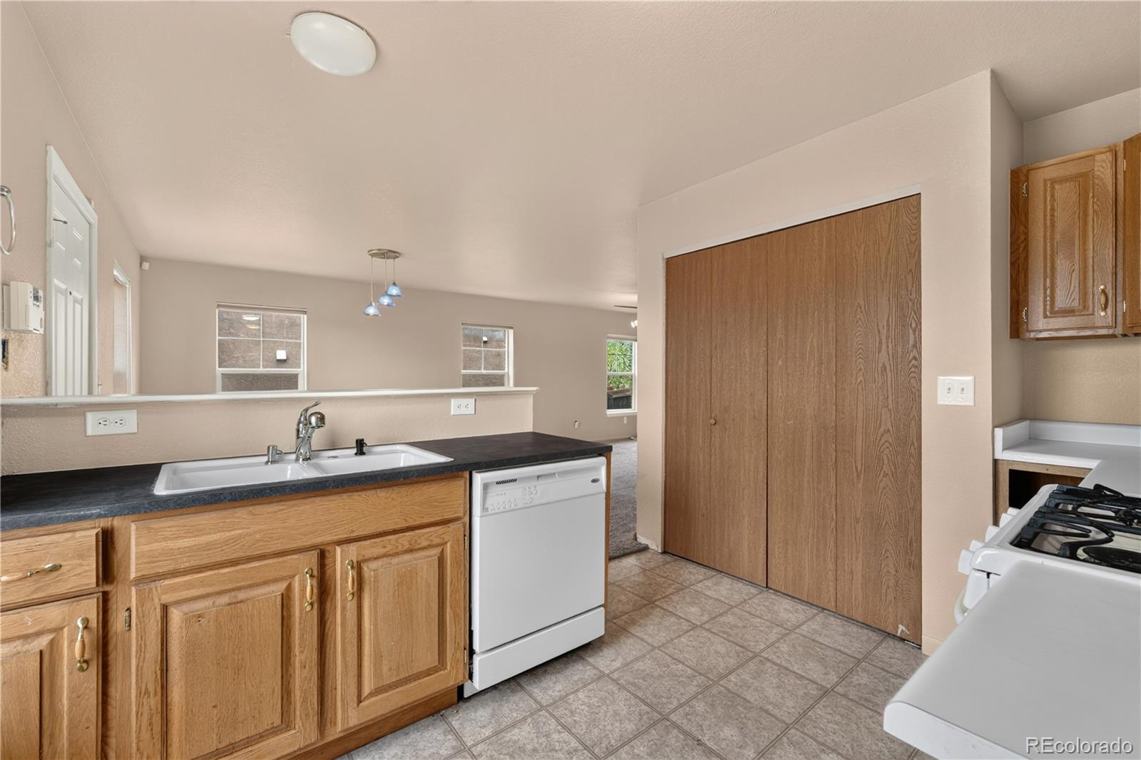 MLS Image #12 for 23341 e saratoga circle,aurora, Colorado