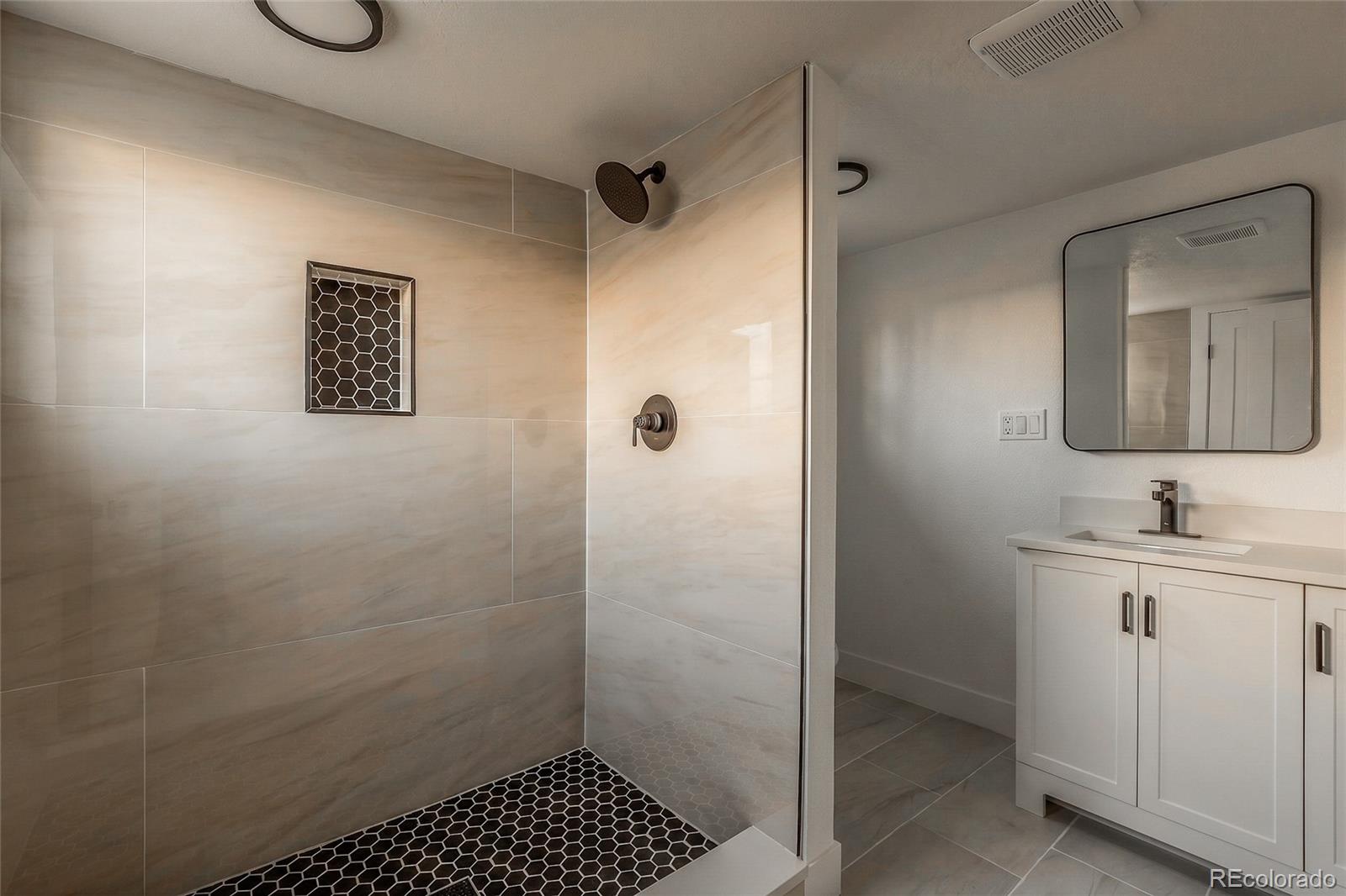 MLS Image #19 for 3217 n clayton street,denver, Colorado