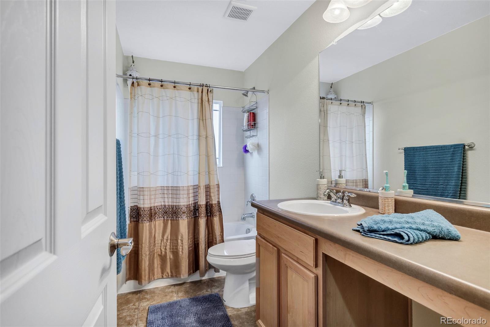 MLS Image #15 for 25048 e canal place,aurora, Colorado