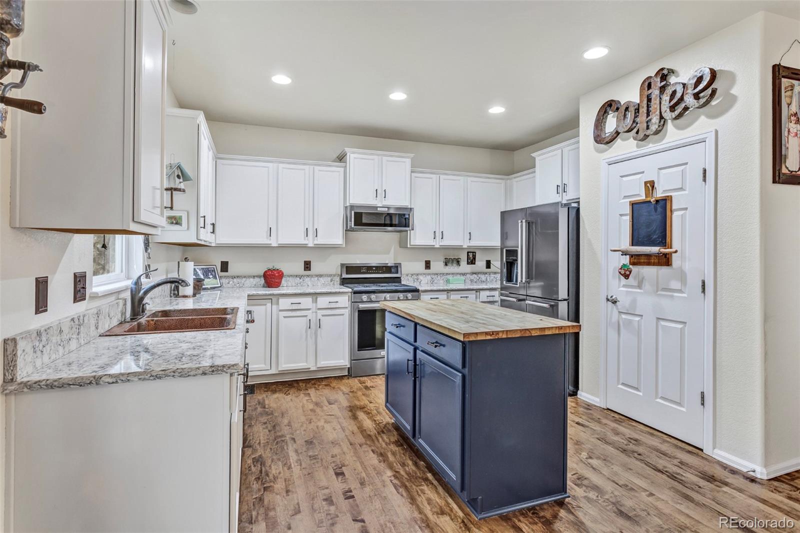 MLS Image #9 for 25048 e canal place,aurora, Colorado