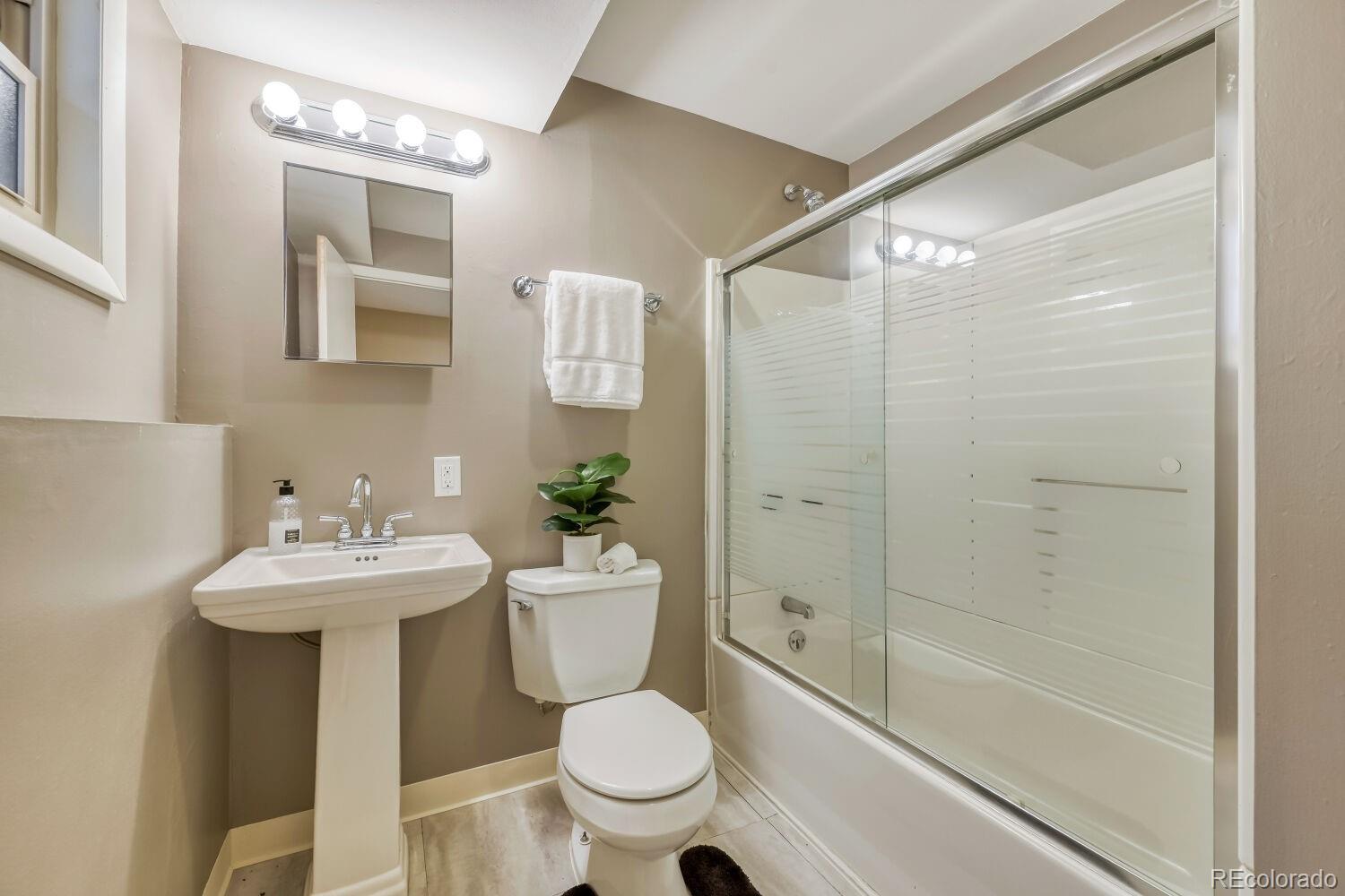 MLS Image #15 for 6225 e mississippi avenue,denver, Colorado