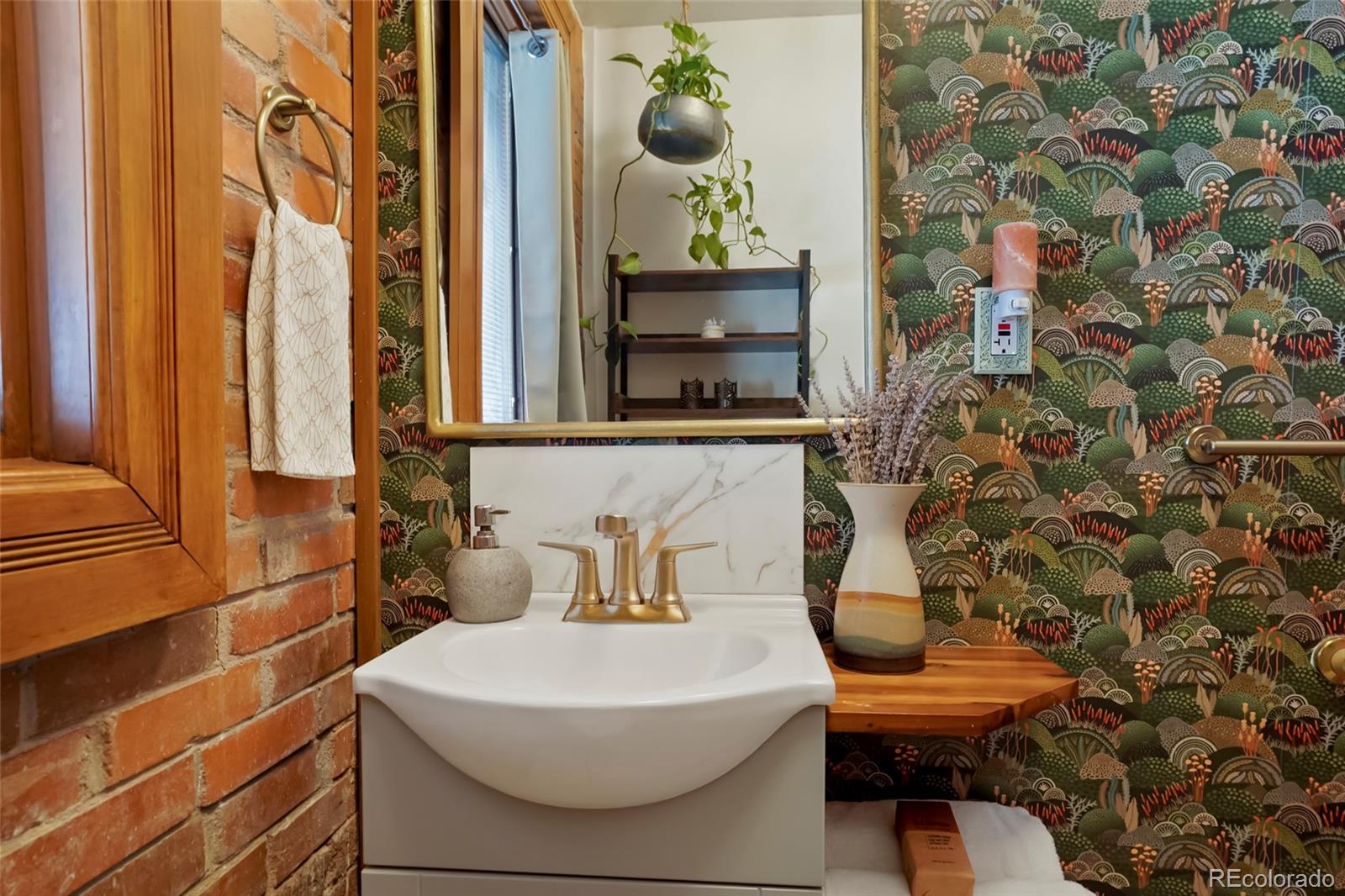 MLS Image #17 for 2223 s gilpin street,denver, Colorado