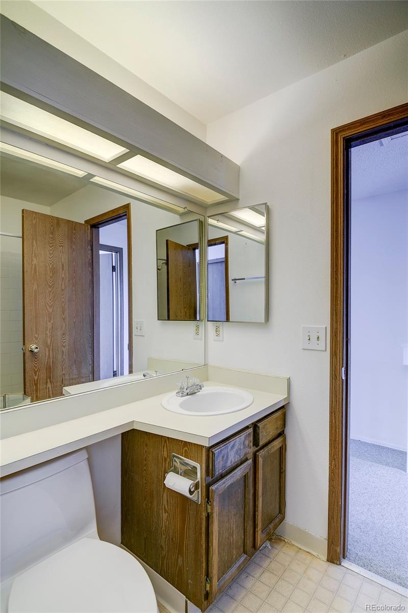 MLS Image #15 for 11610 e bayaud drive,aurora, Colorado