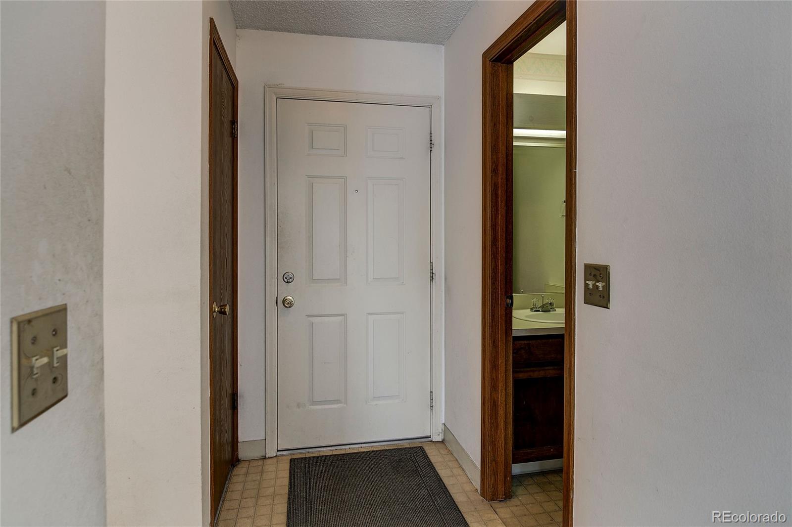 MLS Image #4 for 11610 e bayaud drive,aurora, Colorado