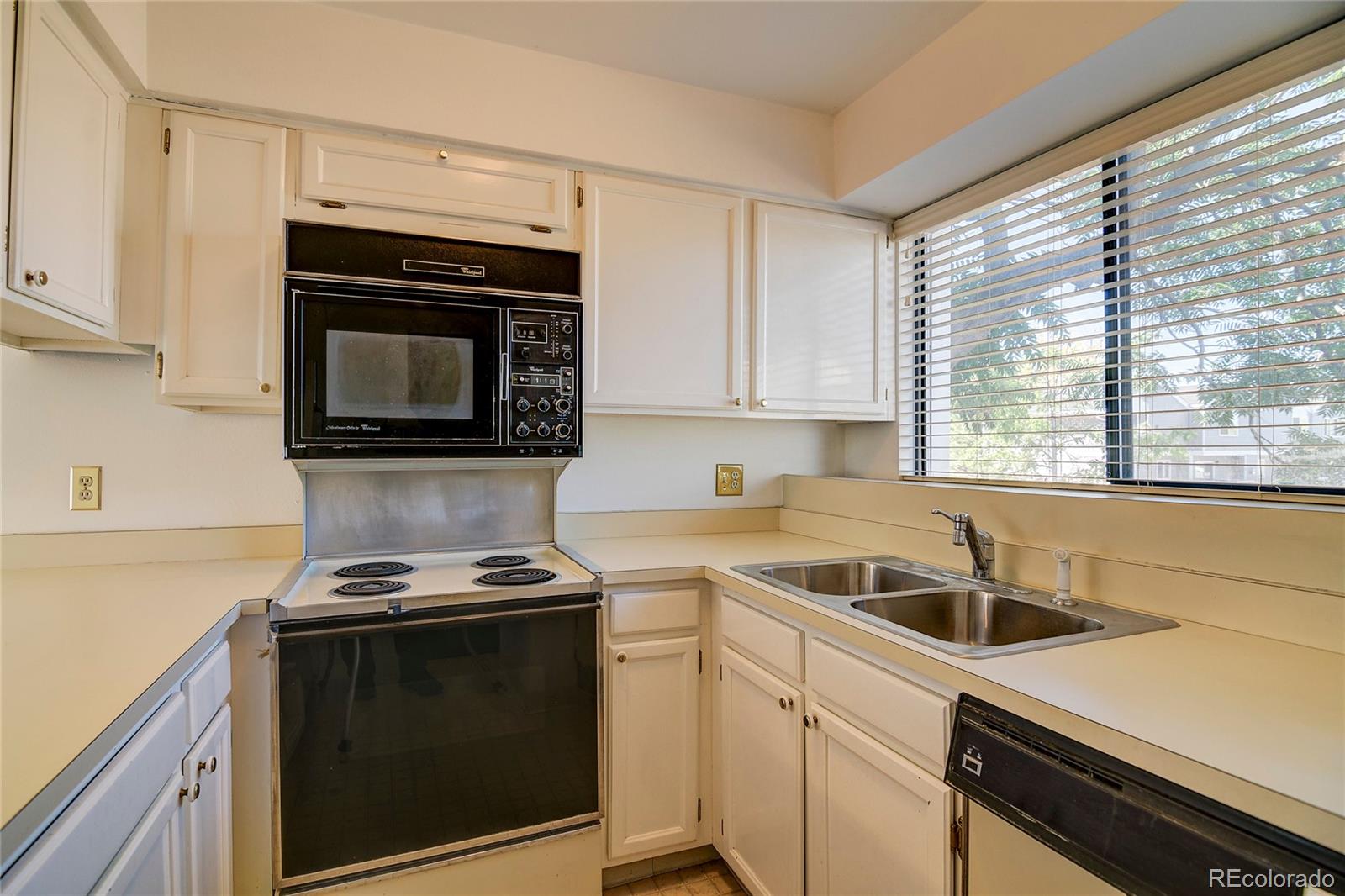 MLS Image #5 for 11610 e bayaud drive,aurora, Colorado