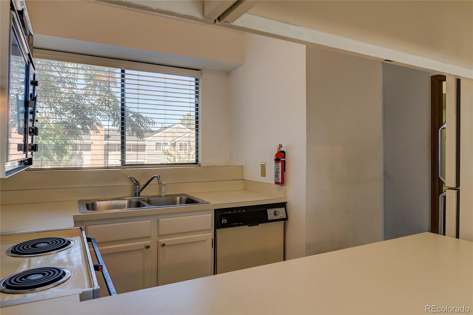 MLS Image #8 for 11610 e bayaud drive,aurora, Colorado