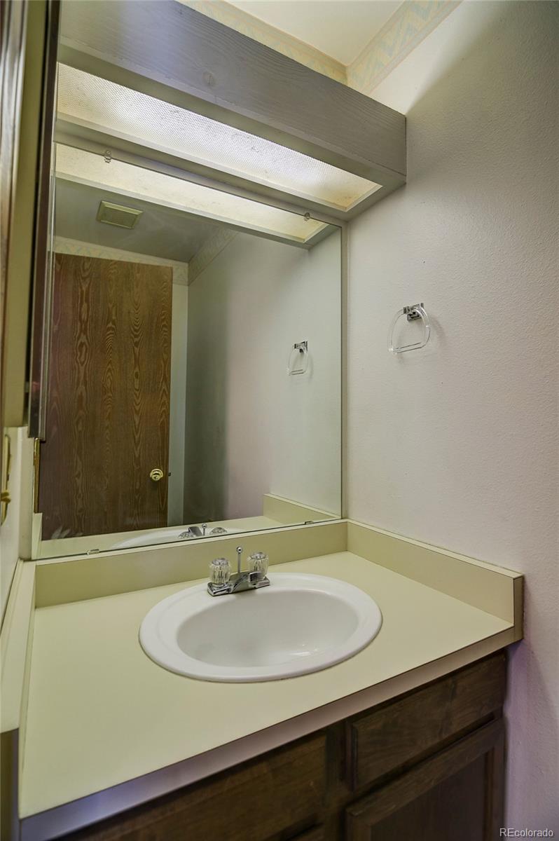 MLS Image #9 for 11610 e bayaud drive,aurora, Colorado