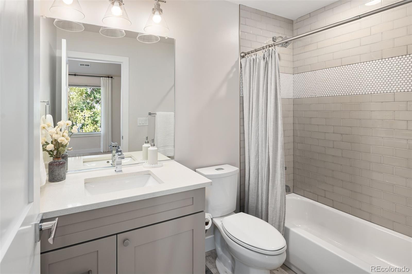 MLS Image #33 for 2525 s columbine street,denver, Colorado