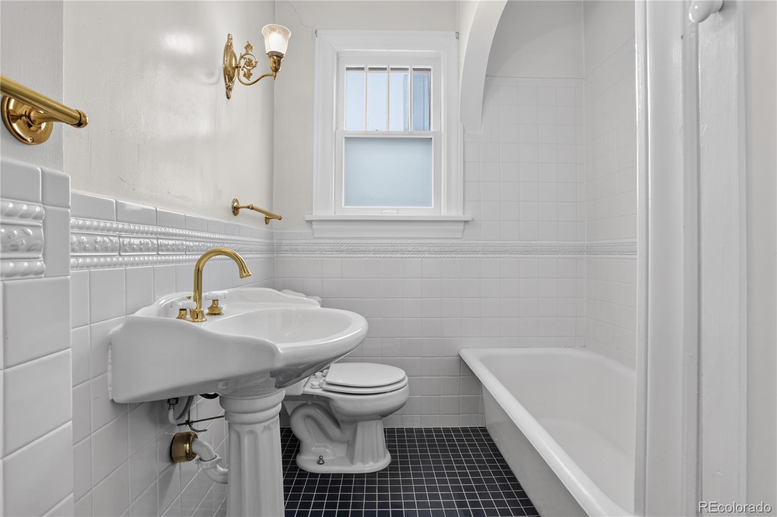 MLS Image #11 for 627 s high street,denver, Colorado