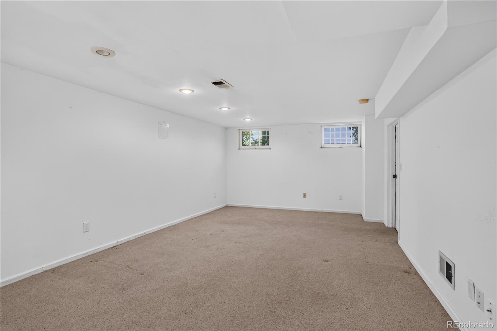 MLS Image #13 for 627 s high street,denver, Colorado