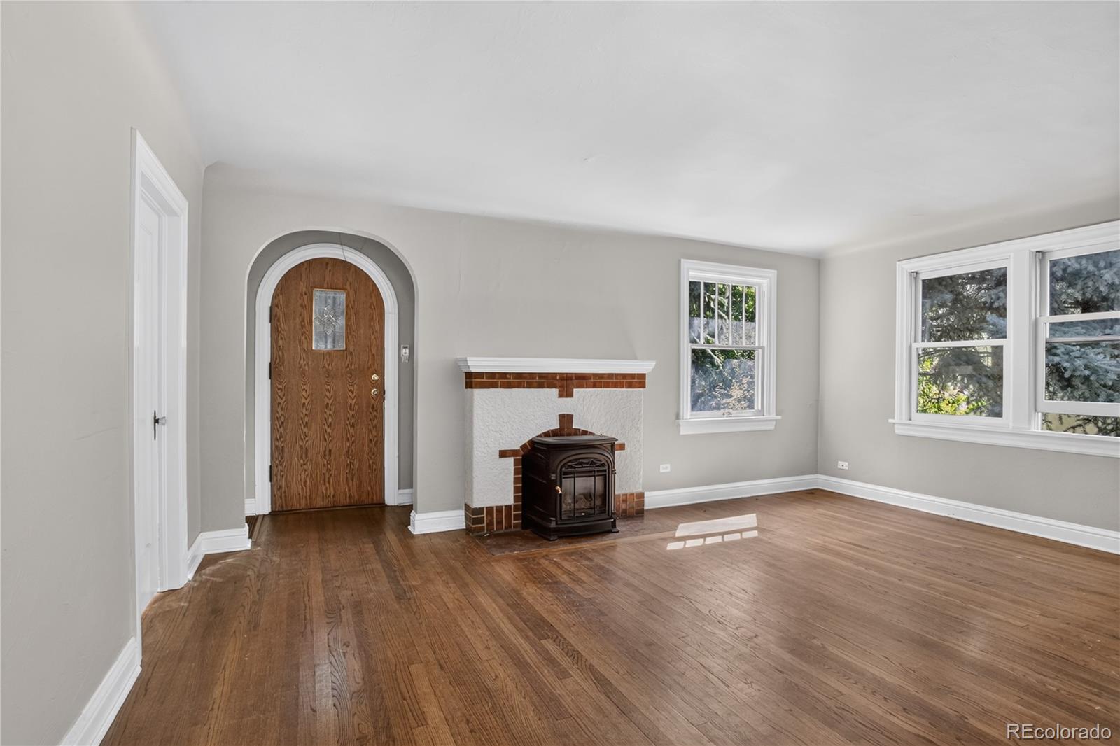 MLS Image #4 for 627 s high street,denver, Colorado