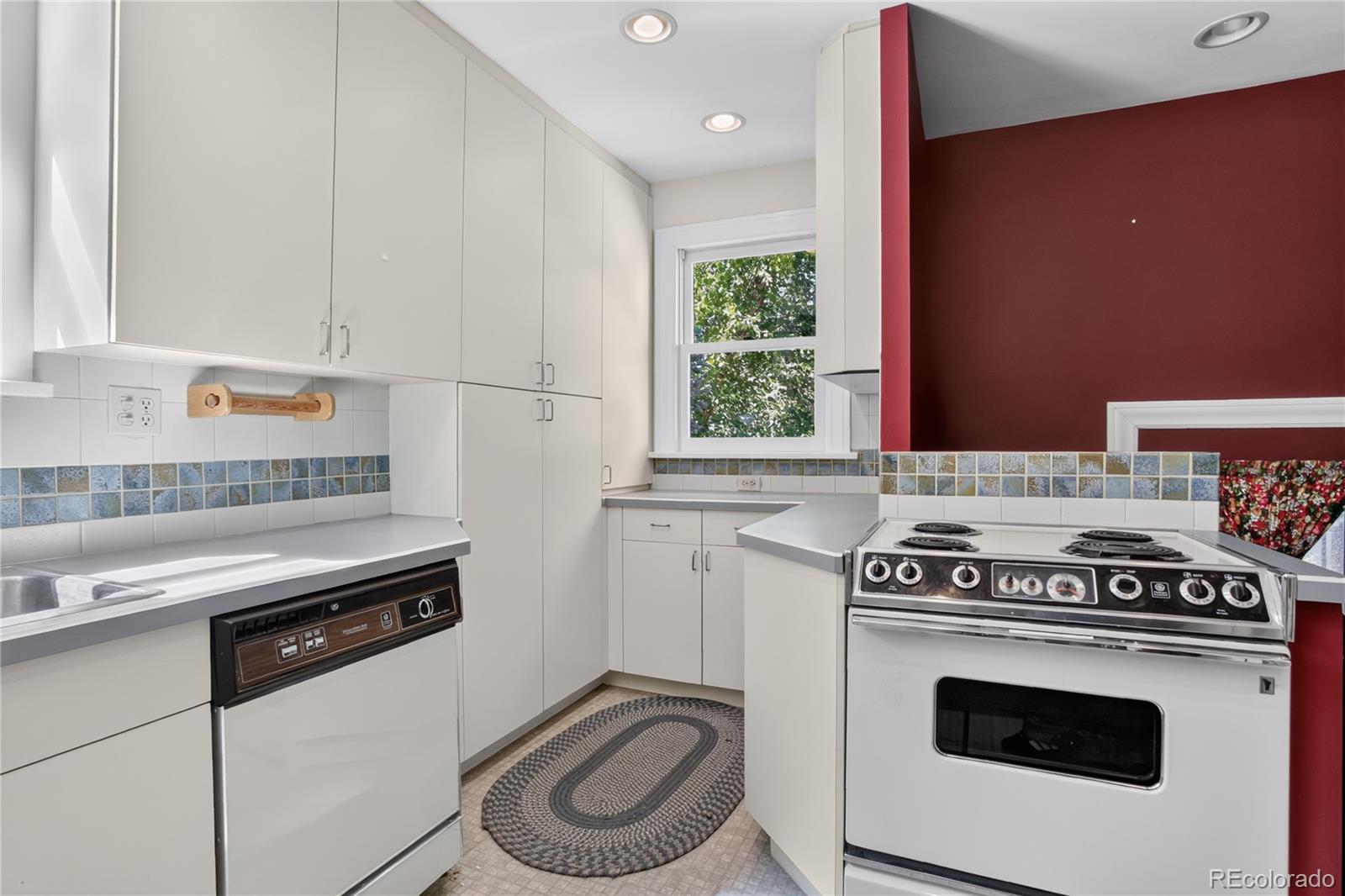 MLS Image #7 for 627 s high street,denver, Colorado