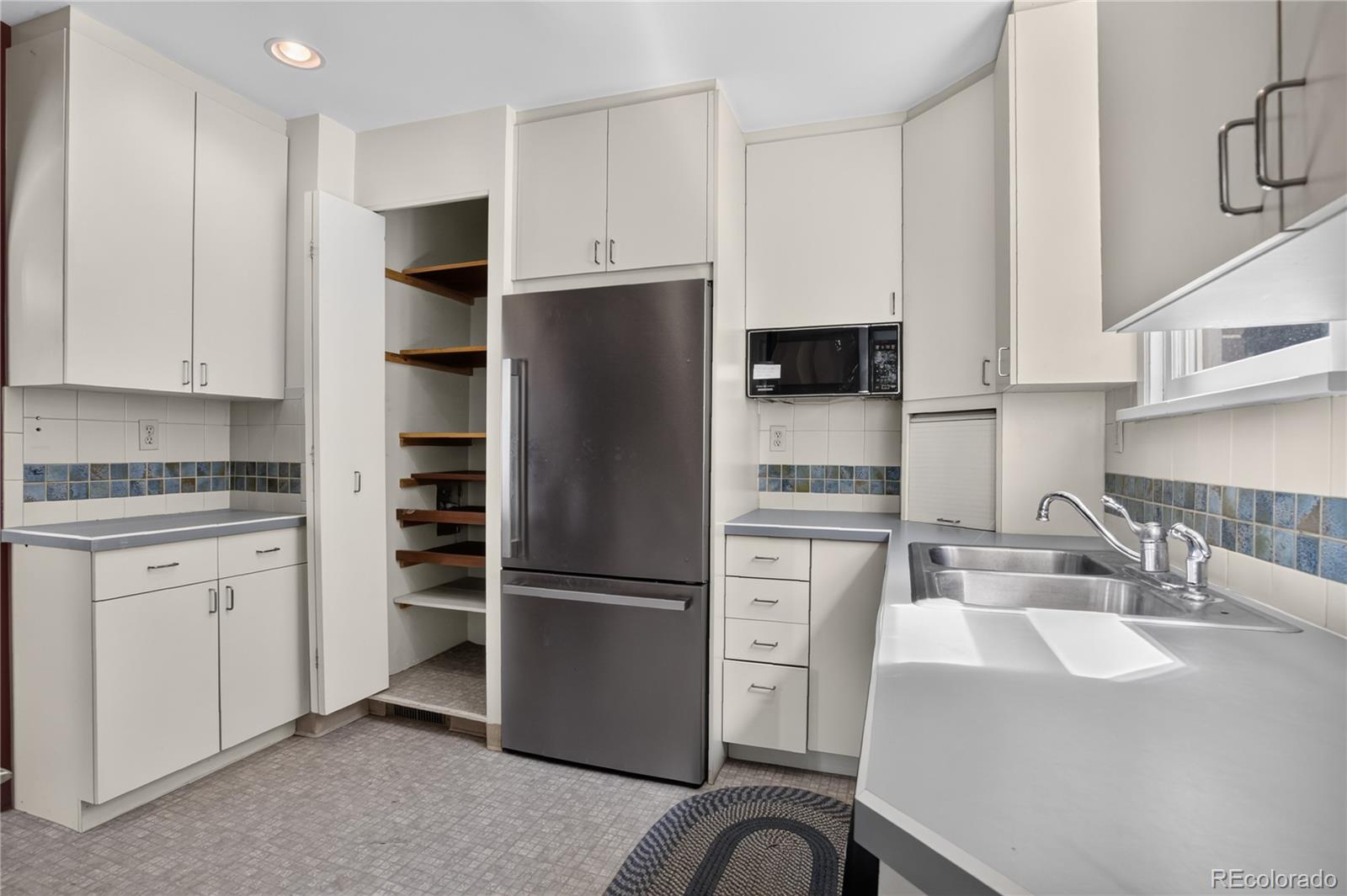 MLS Image #9 for 627 s high street,denver, Colorado