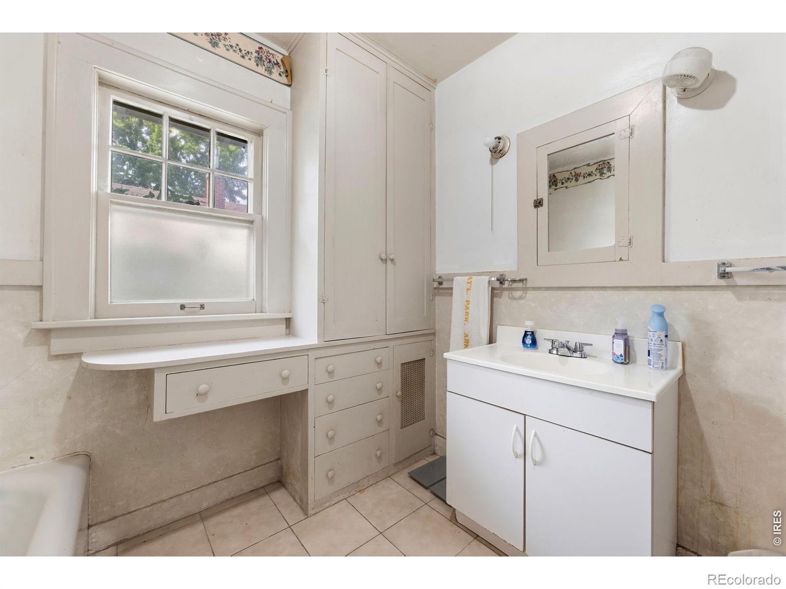 MLS Image #11 for 605 w 3rd street,loveland, Colorado