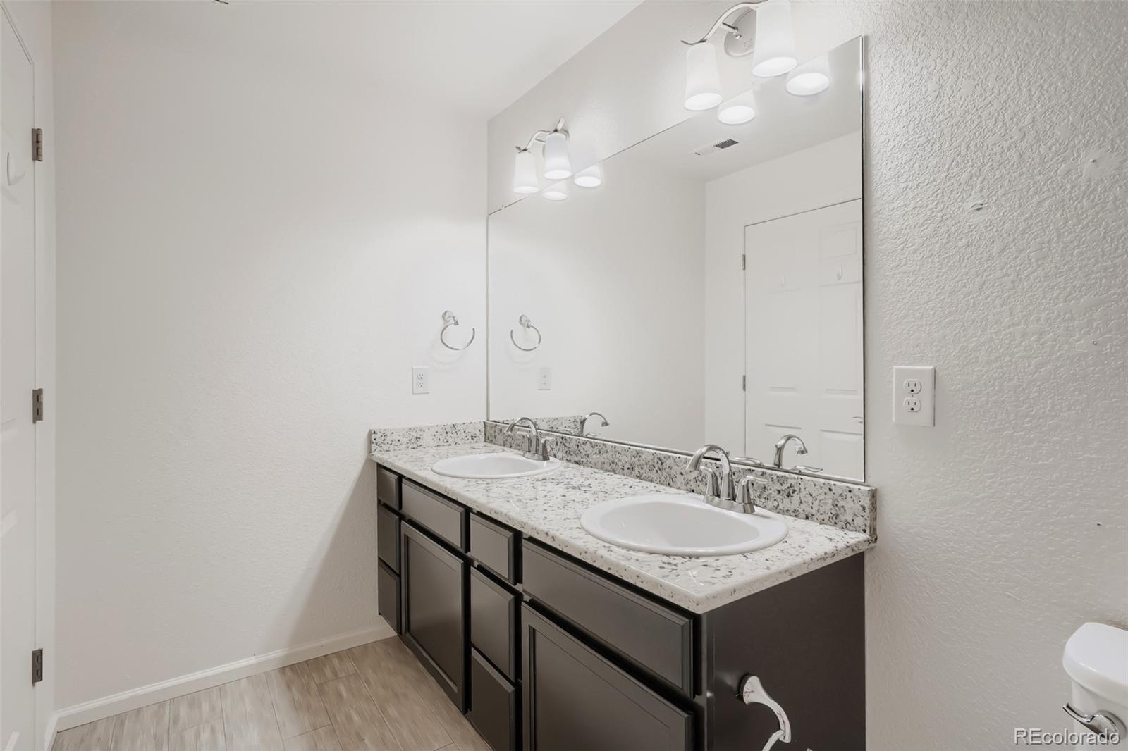 MLS Image #18 for 15165 e 16th place,aurora, Colorado