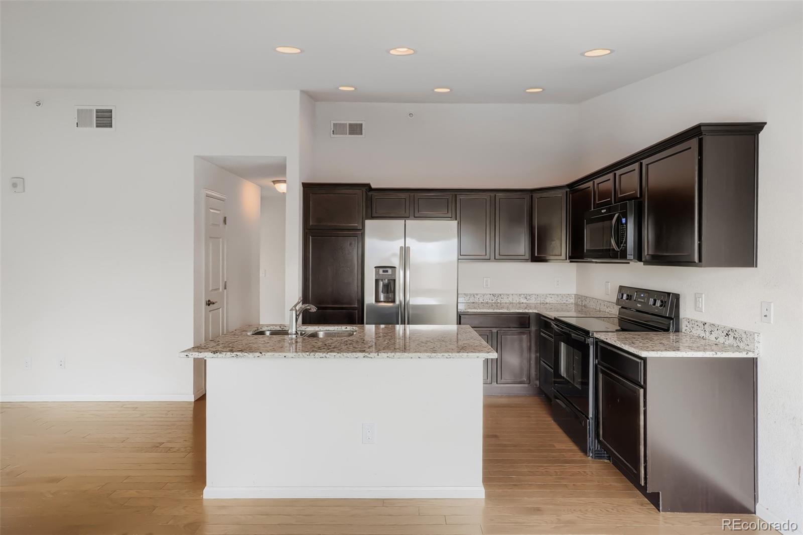 MLS Image #29 for 15165 e 16th place 203,aurora, Colorado