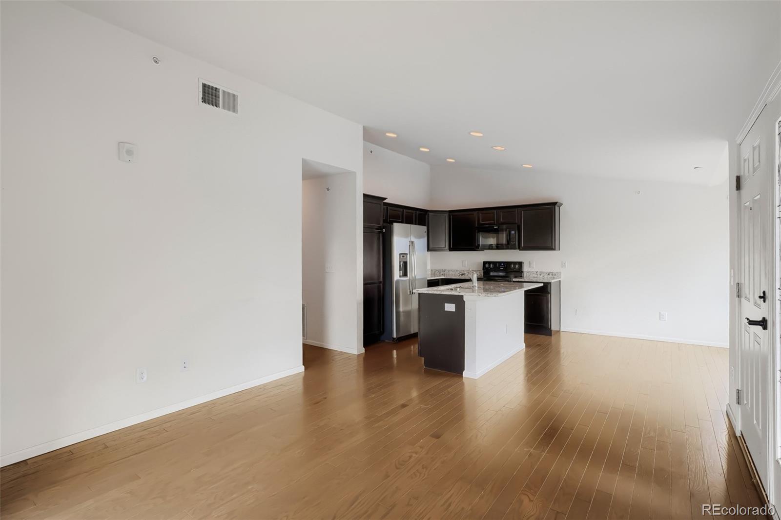 MLS Image #4 for 15165 e 16th place,aurora, Colorado